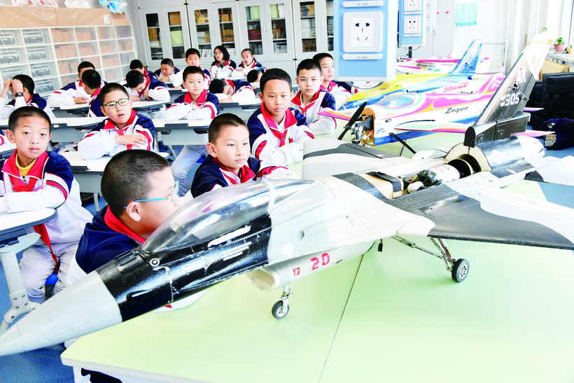 【图说吉林】【教育科技（标题）】【关东黑土（长春）】吉林省：“无人机”飞入校园