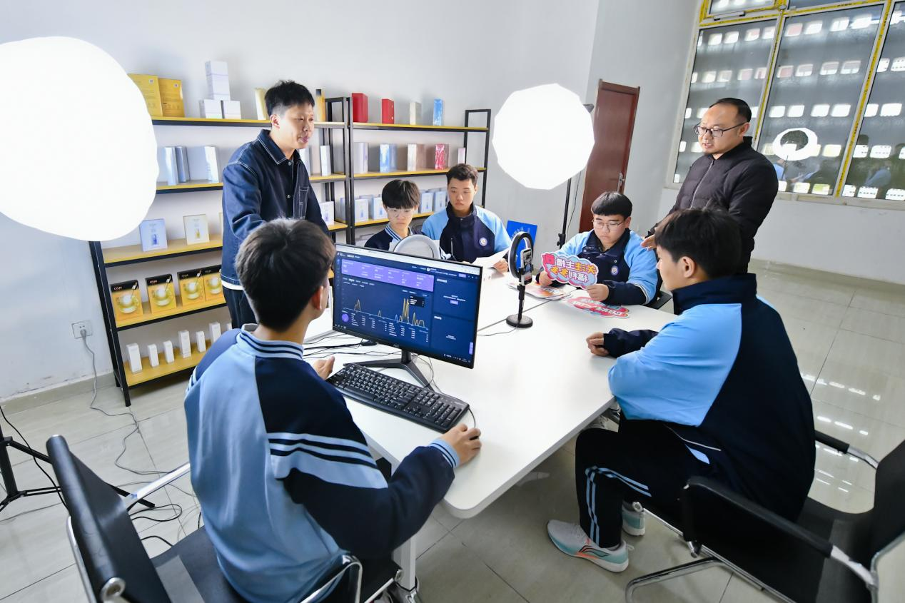 邯鄲冀南新區：發展新時代職業教育 推動産城教融合發展_fororder_4