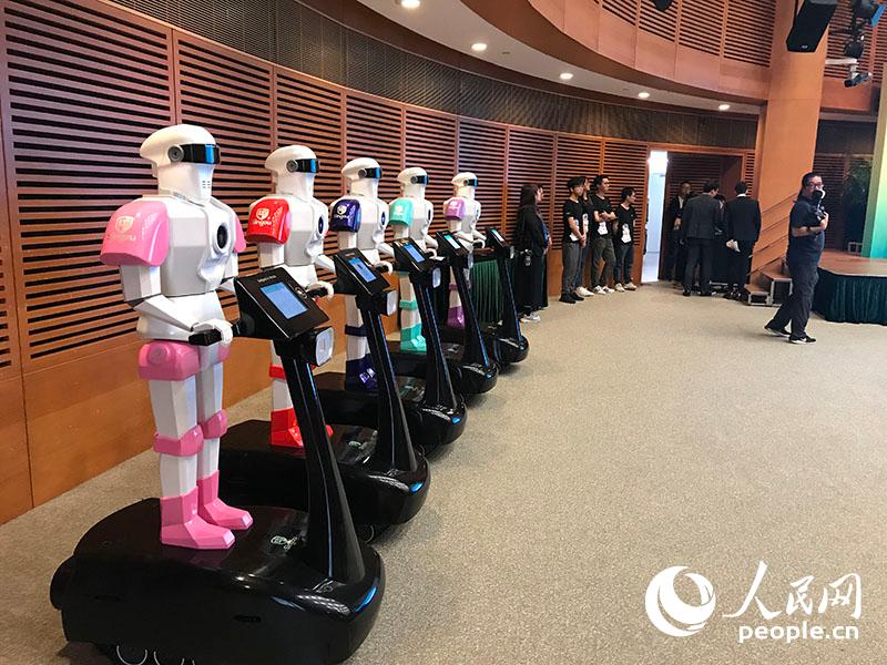 澳门自主品牌机器人“小马哥1号”正式发布
