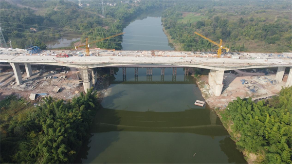 重庆两江新区：六横线跨御临河大桥全桥合拢 预计明年通车_fororder_图片2