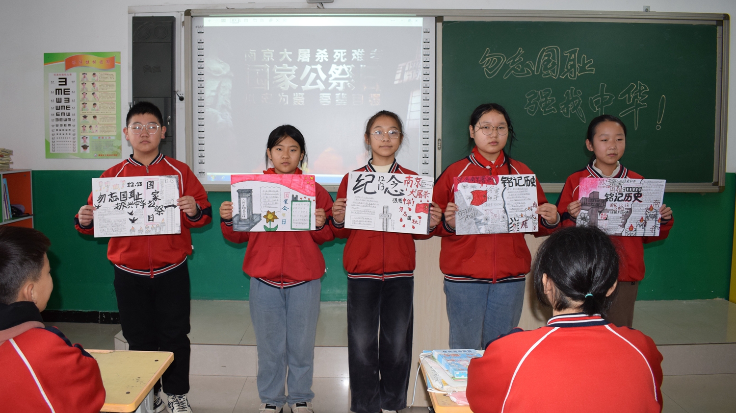 图片默认标题_fororder_学生绘制的优秀手抄报 摄影 刘俊敏