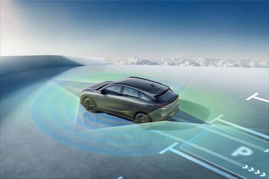 廣州車展現家車天花板?極狐汽車阿爾法T5全球首秀引圍觀_fororder_image013