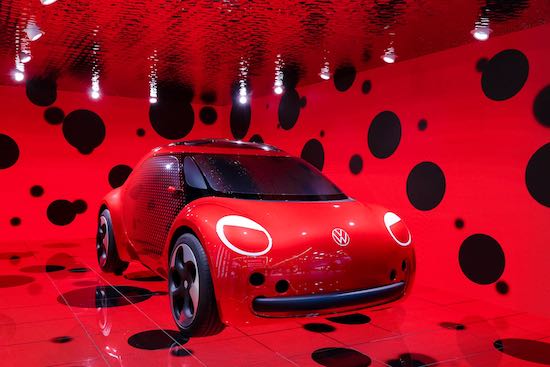 大众汽车纯电甲壳虫首次实车亮相2023广州车展_fororder_image002