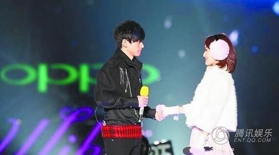 齁人！这些年张杰谢娜秀了多少恩爱_娱乐_腾讯网