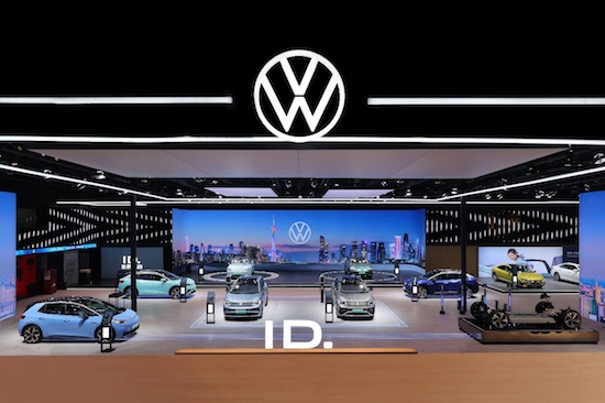大众汽车纯电甲壳虫首次实车亮相2023广州车展_fororder_image003