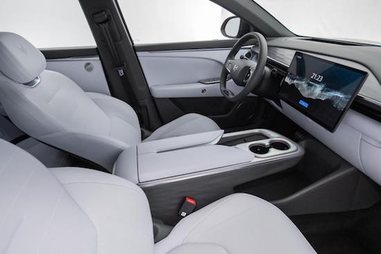 廣州車展現家車天花板?極狐汽車阿爾法T5全球首秀引圍觀_fororder_image006