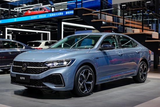 大众汽车纯电甲壳虫首次实车亮相2023广州车展_fororder_image009