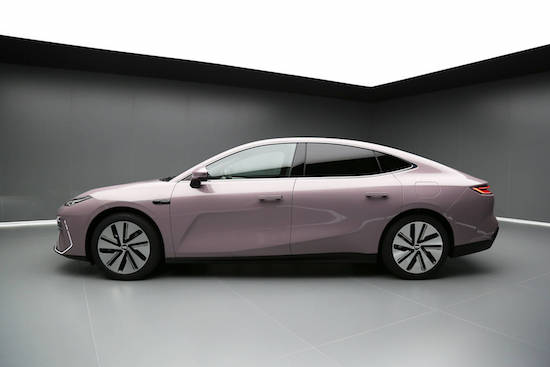 B级纯电轿车最具市场竞争力的旗舰产品之一 吉利银河E8正式开启预售_fororder_image003