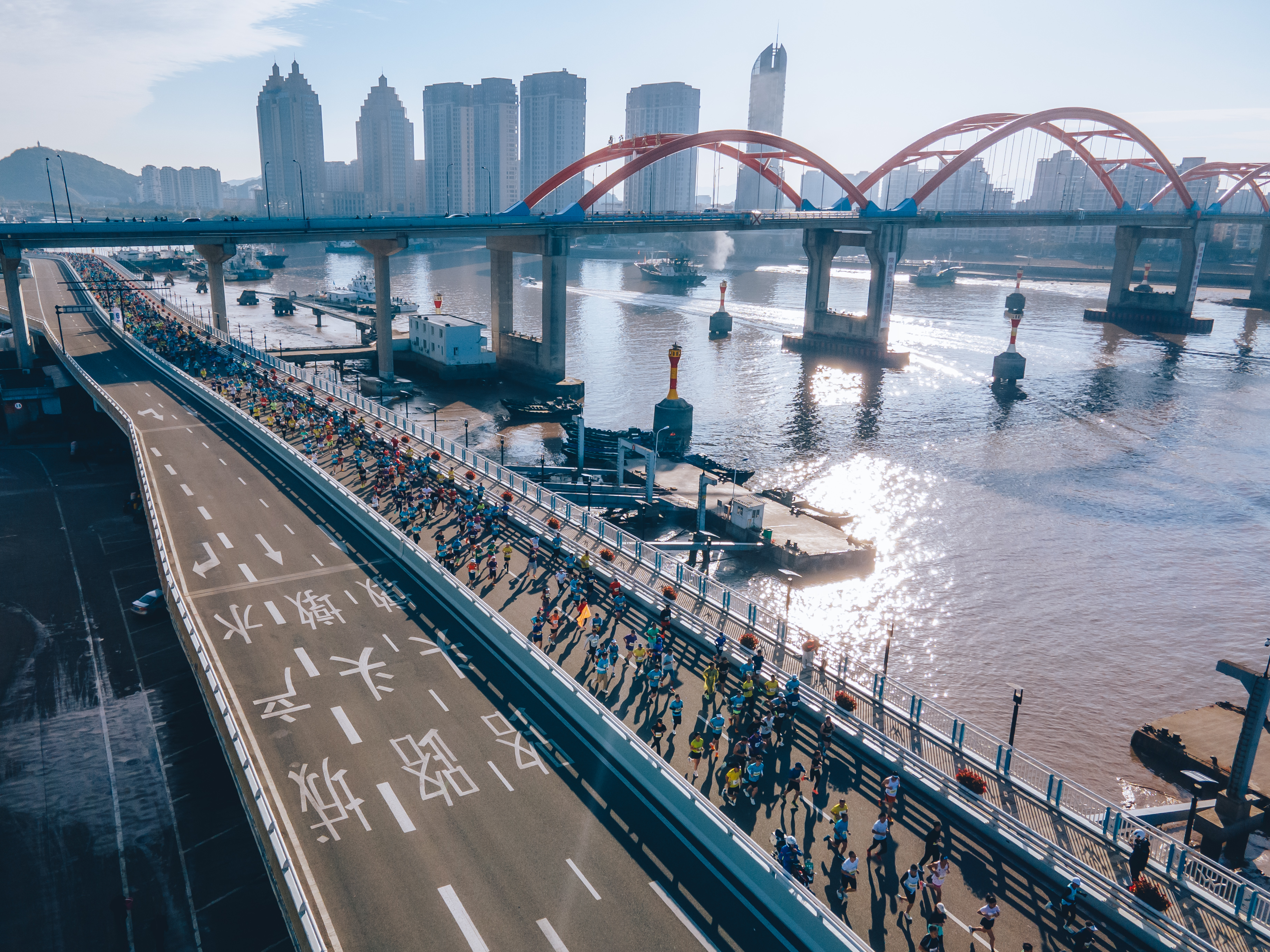 2023舟山群岛马拉松鸣枪开跑_fororder_DJI_0173
