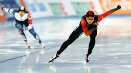 中國速度滑冰隊2銀4銅收官“冰絲帶”