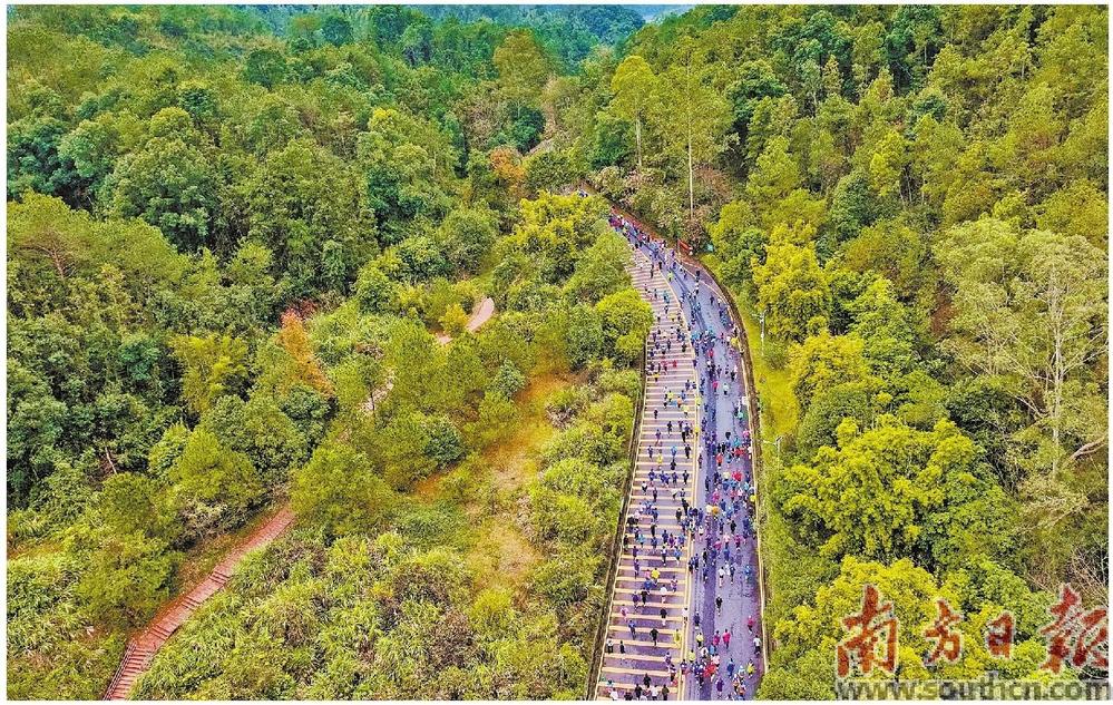 2023丹霞山马拉松赛在韶关仁化景区举行  上万人在风景中奔跑_fororder_轮播提