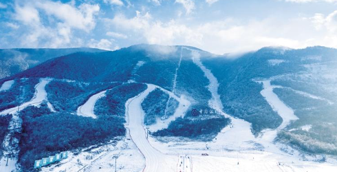 陕西：冰雪经济释放发展“热效应”_fororder_微信图片_20231220095043