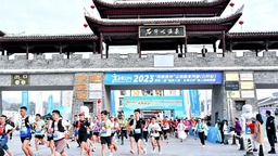 贵州：温泉开启温暖之旅 拓展冬季旅游市场