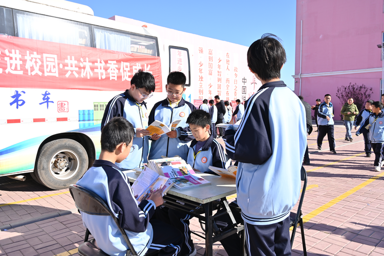 河北盐山：悦读漂流进校园  共沐书香促成长_fororder_图片3