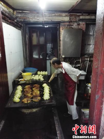 上海網紅美食“阿大蔥油餅”再度暫停營業 市民盼回歸