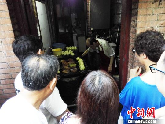 上海網紅美食“阿大蔥油餅”再度暫停營業 市民盼回歸