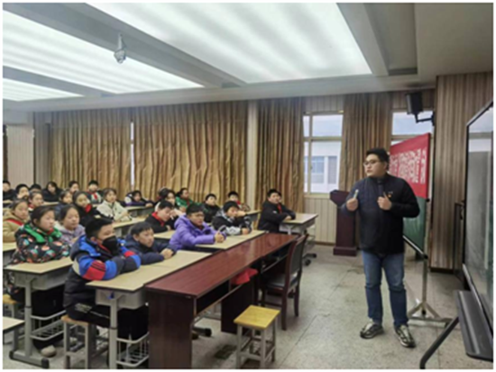 泰州海陵城東街道：“科技之光 青年講堂”進校園_fororder_圖片 1