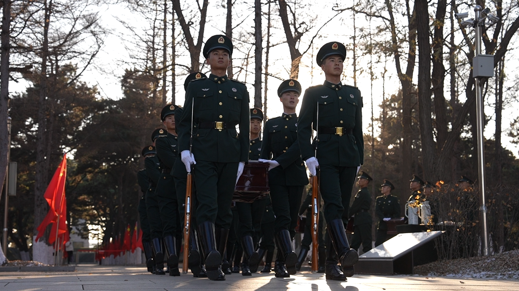 英雄回家——寫在第十批在韓中國人民志願軍烈士遺骸歸國之際