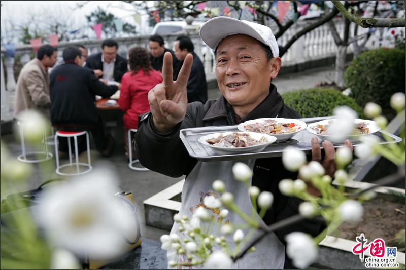 苍溪之春，梨花林中狮岭村美的毫不做作(图)