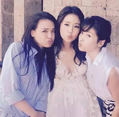 请老公前女友做伴娘 没有哪个女星能像她这么大度吧