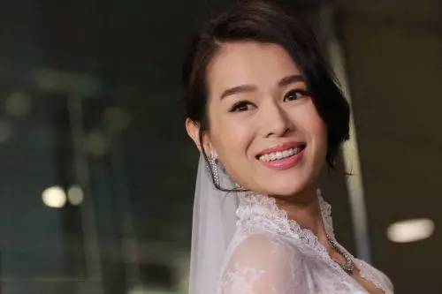 请老公前女友做伴娘 没有哪个女星能像她这么大度吧