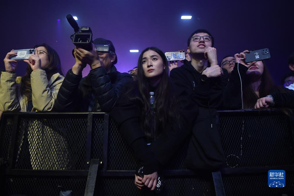 “有朋自东方来”音乐节登陆纽约 掀起中国摇滚热潮