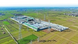 11月26日 驻马店—武汉1000千伏特高压交流工程正式投运