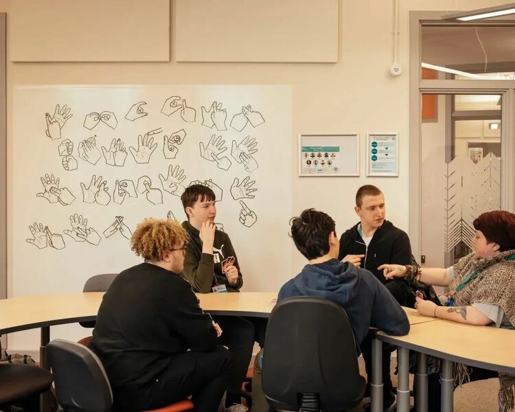 用设计抚平他们日常生活的障碍