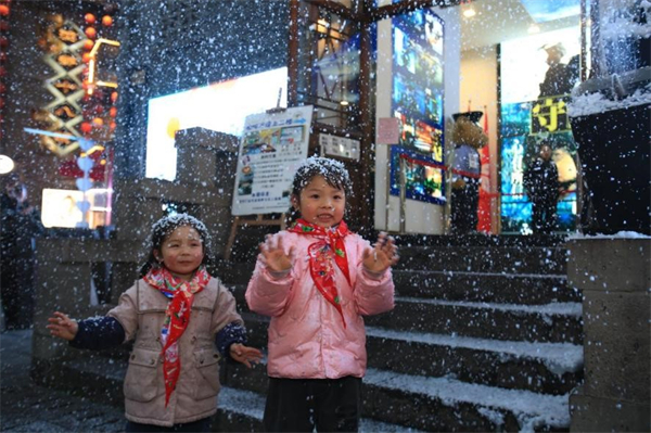 北国雪花“飘”入南国山城 沈阳文旅“快闪”惊艳重庆街头_fororder_黄非3