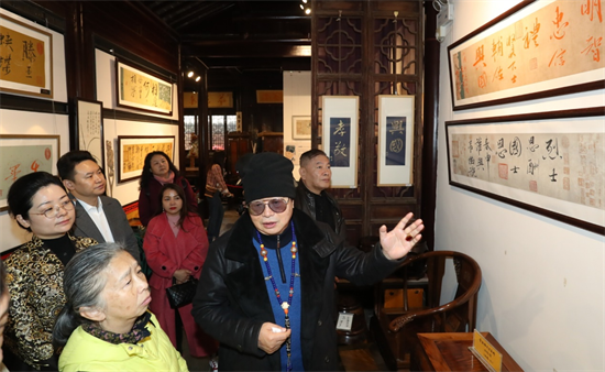 68件书法作品呈现苏州文人精神 佛涛书法展在苏州开幕_fororder_图片 1