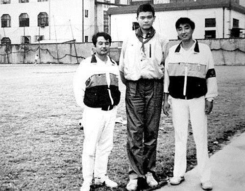 下一个姚明?14岁少年身高已达216 下一个姚明?14岁少年身高已达216