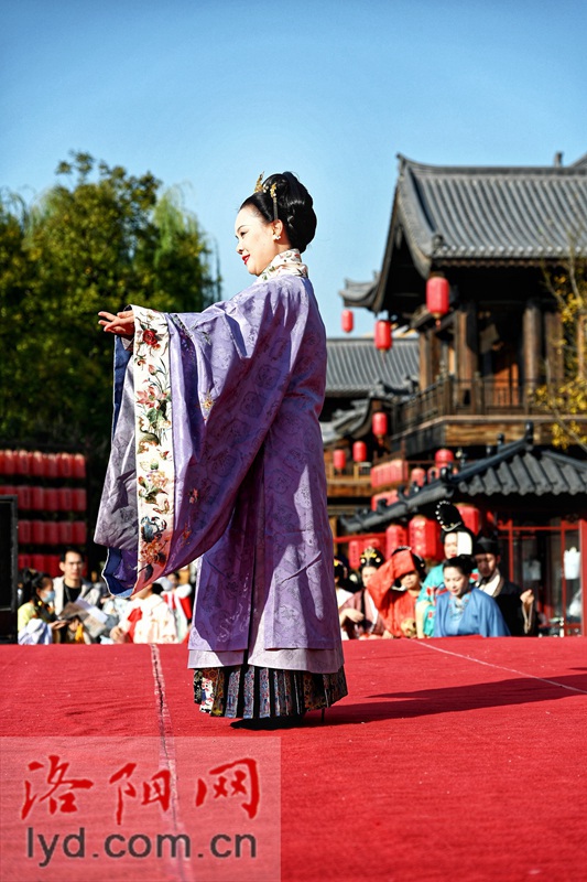 洛阳汉服出行日：感受汉服之美 传承传统文化