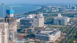 开放·向未来丨六十多位中外媒体记者、海外传播官、国际友人打卡海口江东新区