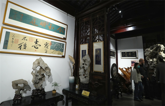 68件书法作品呈现苏州文人精神 佛涛书法展在苏州开幕_fororder_图片 2