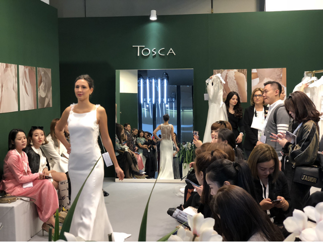 婚纱总动员携行业精英探秘2018米兰国际婚纱礼服展