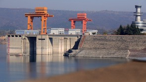 河南洛阳：黄河廊道“串起”生态美景