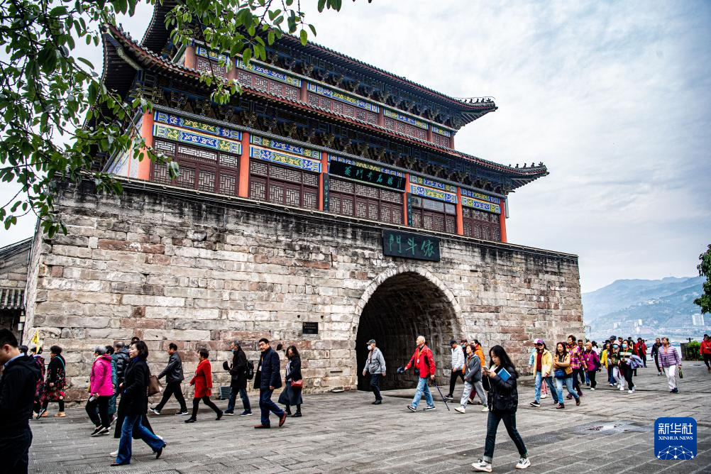 重庆奉节：“诗城”风光引游人