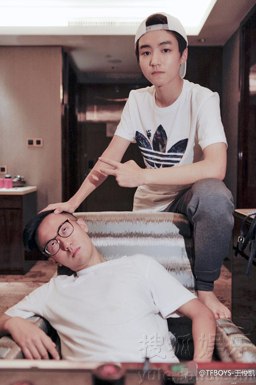 厉害了word哥！TFBOYS王俊凯日常竟然是下象棋