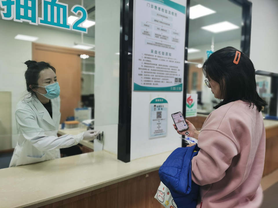 健康小站丨孩子咳咳咳，门诊量激增，怎么破？家门口的社区医院有妙招_fororder_1729718806990962692_720px