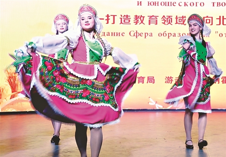 中俄青少年藝術交流展演舉行