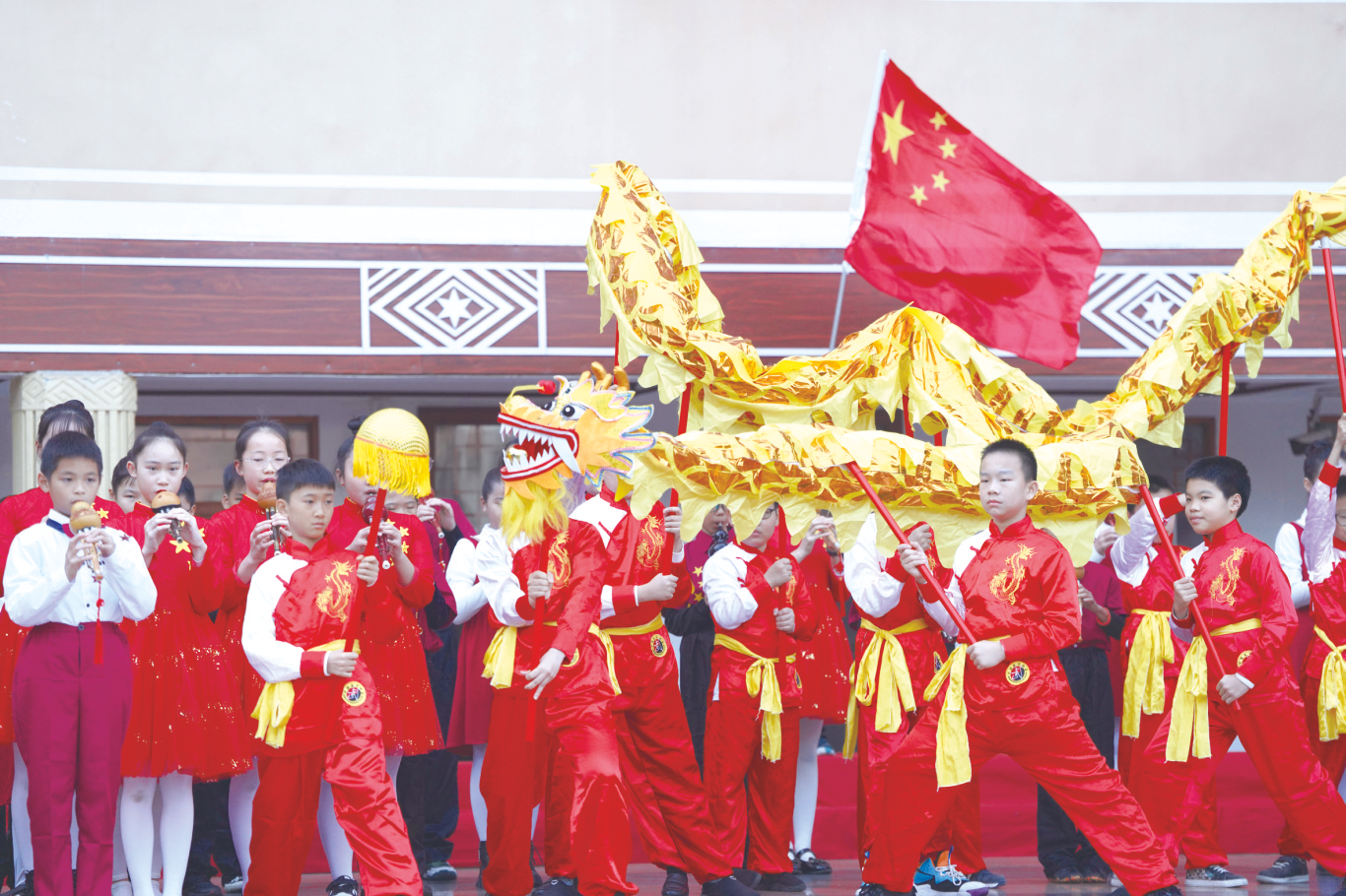 南宁：校园迎新多姿多彩 青春灵动“艺”趣横生