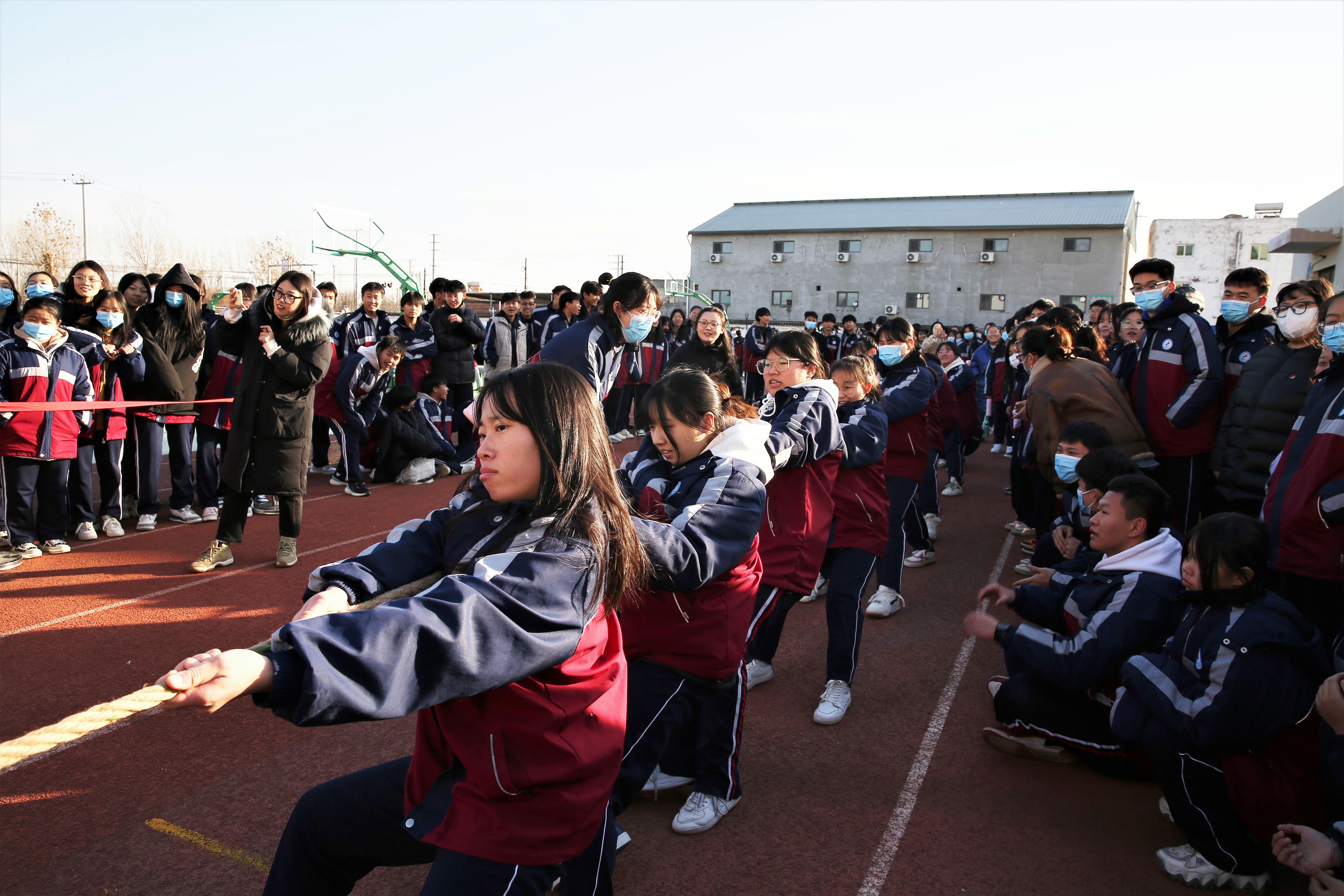 河北定兴：拔河争锋 绽放青春风采_fororder_001.JPG