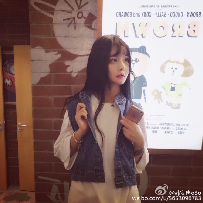 磨皮精现真面目！网红韩安冉素颜满脸痘痘