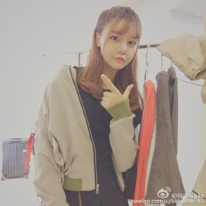 磨皮精现真面目！网红韩安冉素颜满脸痘痘