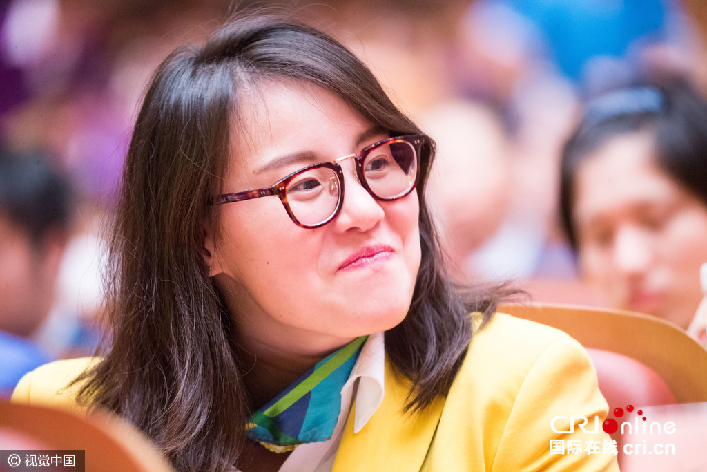 傅园慧表彰会引关注 洪荒少女再刷表情包