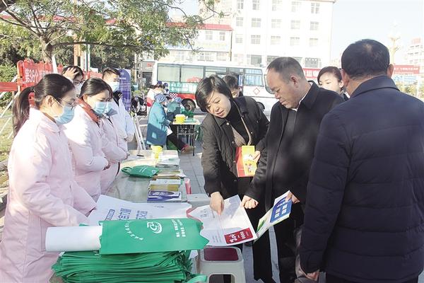 周口市郸城县组织开展“世界艾滋病日”主题宣传活动