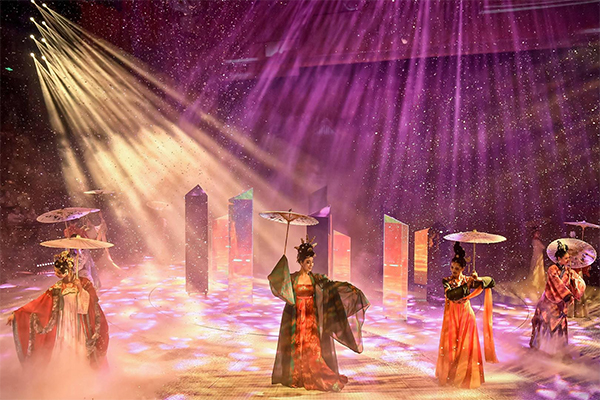 （转载）大运、科幻和“花花”……2023，成都“三城三都”的万千气象_fororder_未标题-12