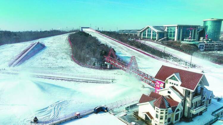 辽宁：滑雪季“开板”“冰雪热”再燃