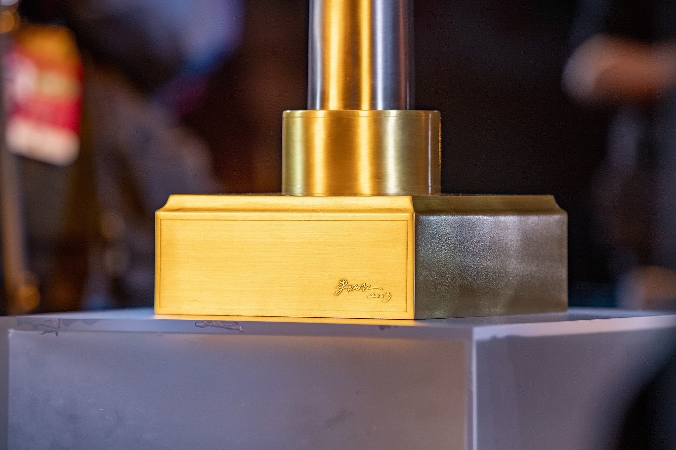 （转载）成都混合团体世界杯冠军奖杯亮相赛场