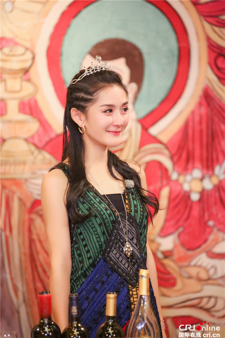 谢娜挑战模仿新高度刘嘉玲一语戳心窝被感动落泪